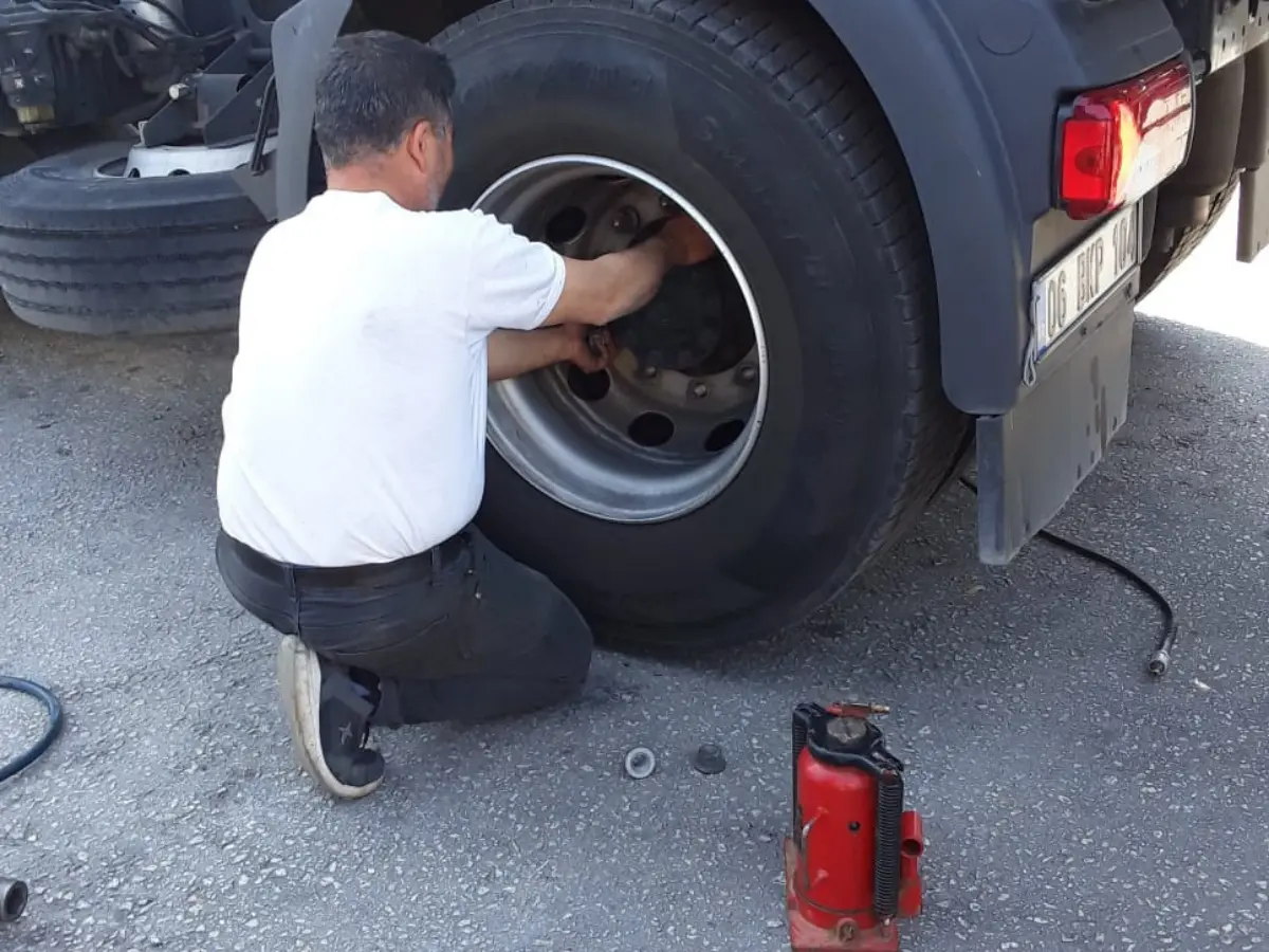 Pazar Oto Lastikçi